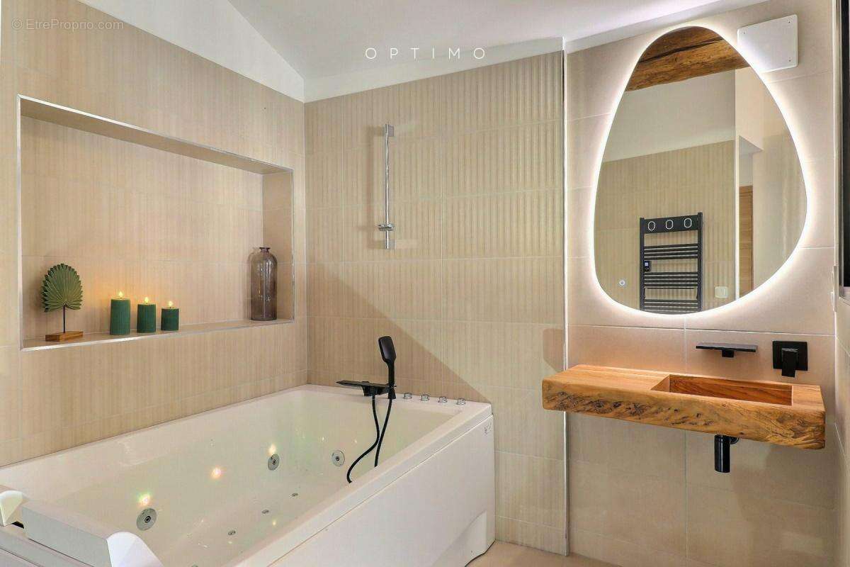 Appartement à VILLENEUVE-DE-LA-RAHO