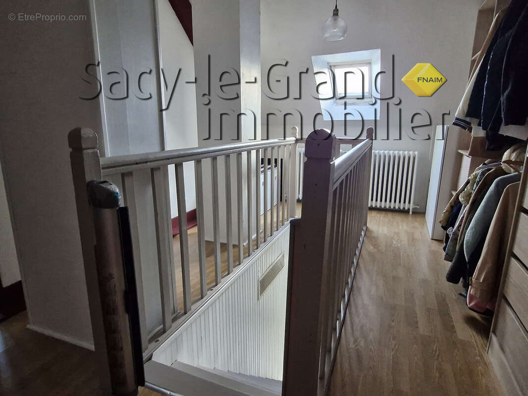 Belle maison familialle à SACY LE GRAND - photo 9