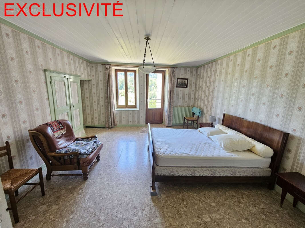 Ravilloles : belle maison de village en pierre - photo 13