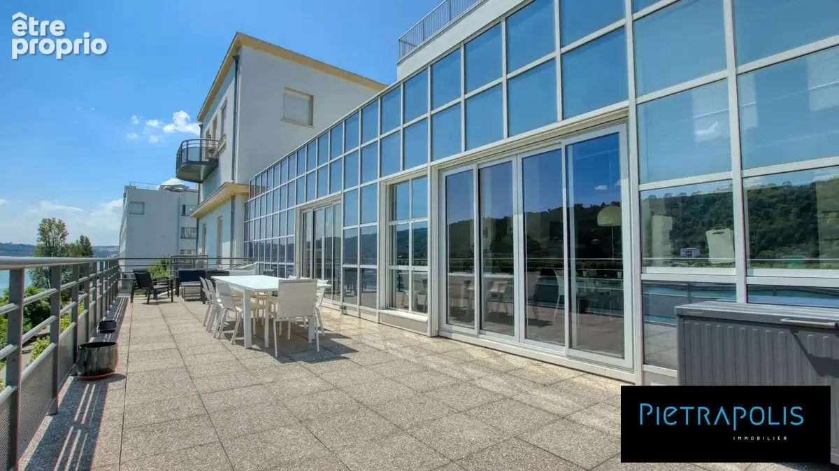 Appartement 243 m² à Sainte-Colombe  - photo 3