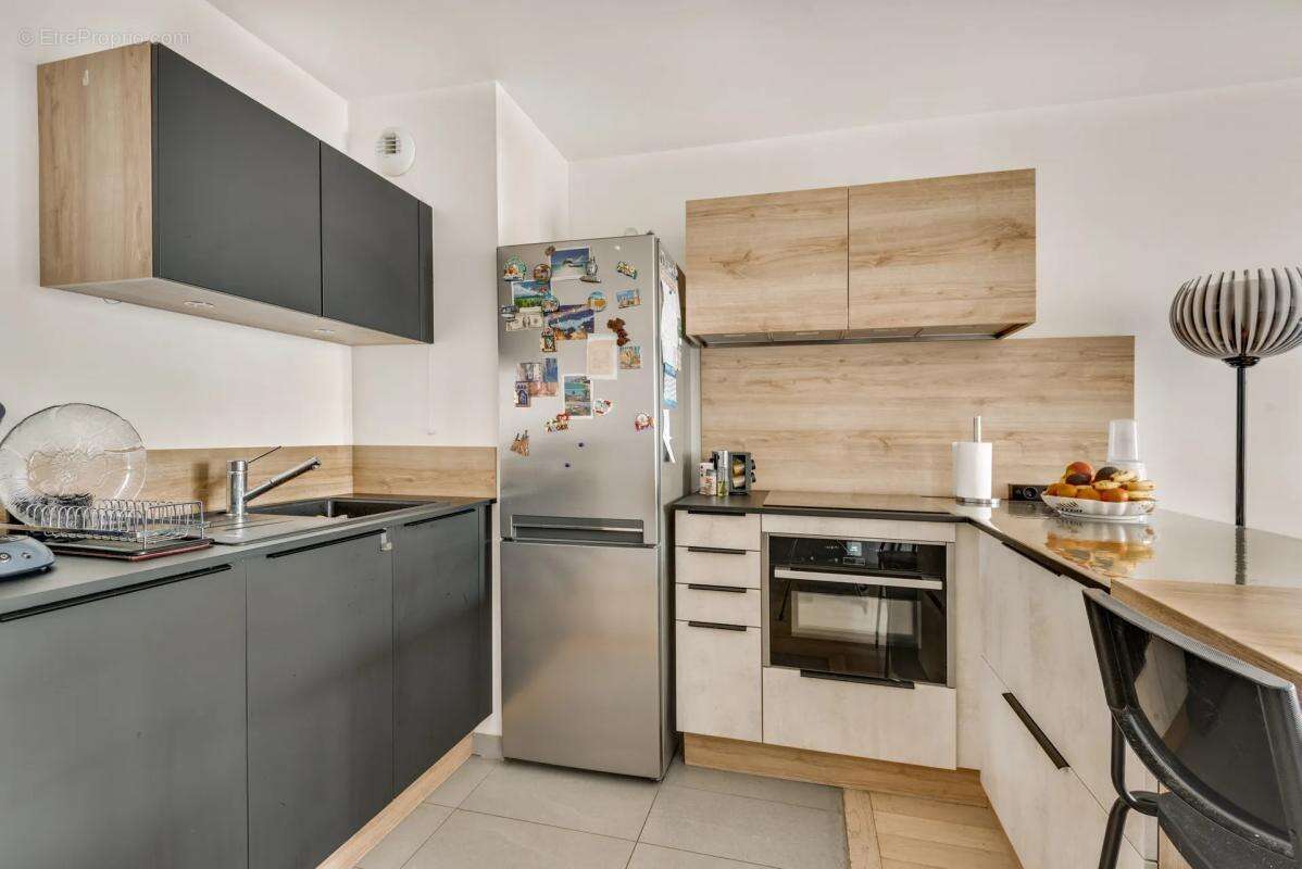 Appartement à LA GARENNE-COLOMBES