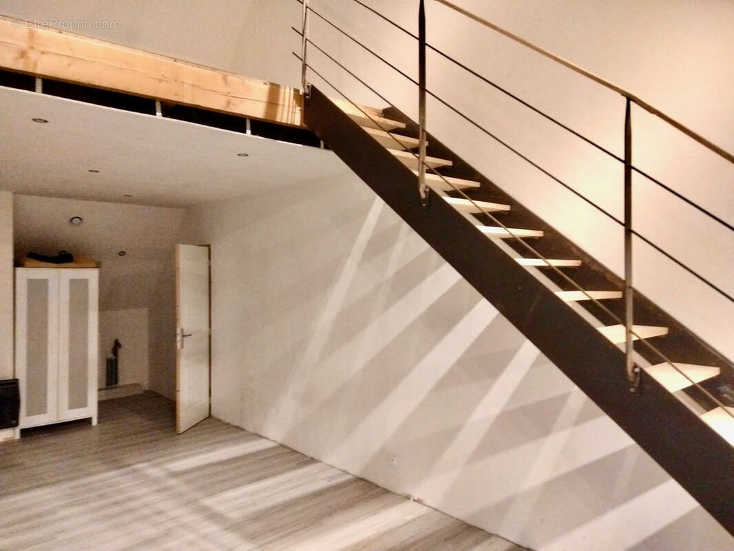 Maison de ville de 115 m2   Centre-ville de Puiseaux (Loiret) - photo 6