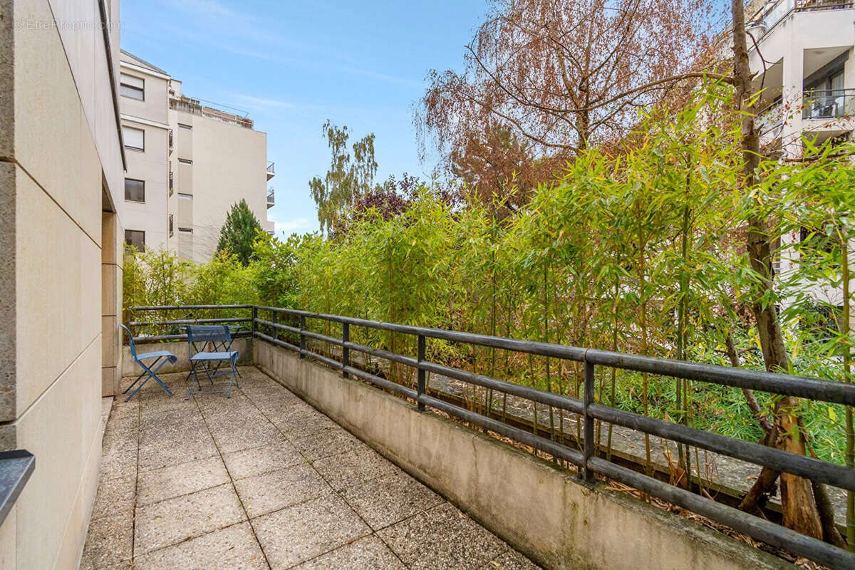 Appartement à SURESNES