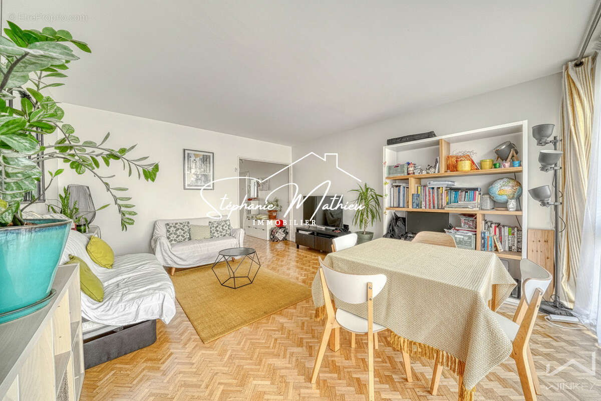 EXCLUSIVITE - Rueil Triangle d’Or   4 pièces, 5e étage, balcons, jolie vue, parking en sous-sol + cave - photo 2