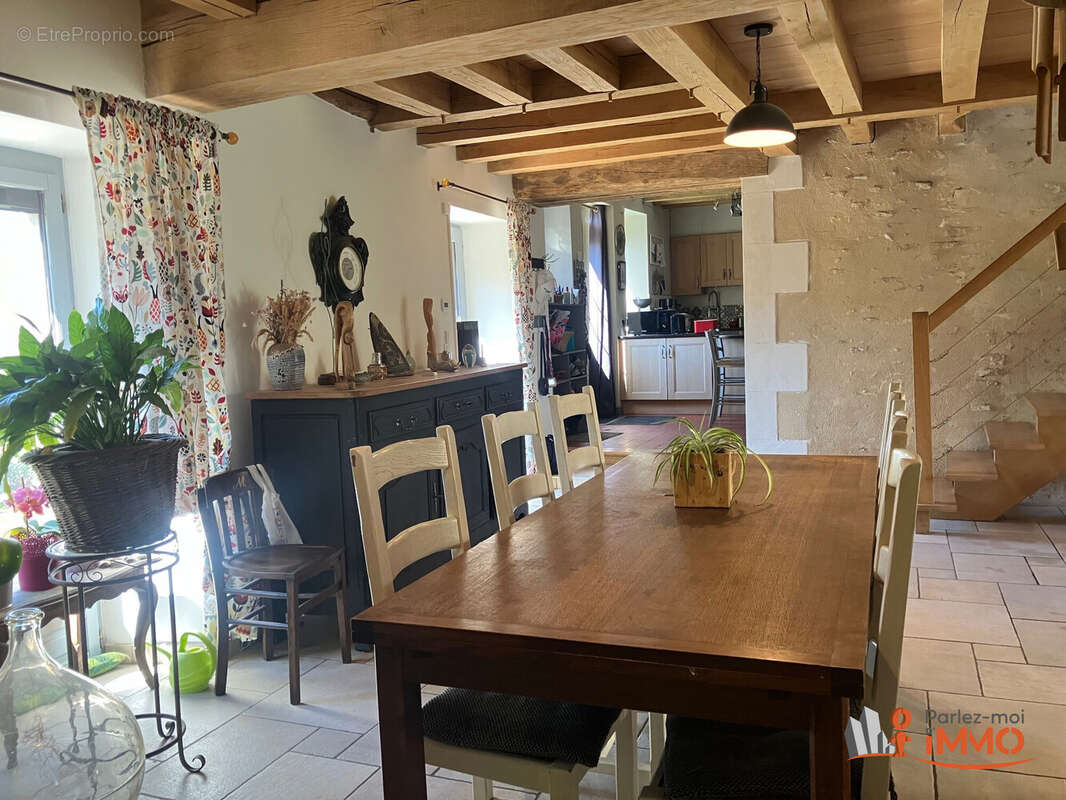 Maison à SOUGERES-EN-PUISAYE