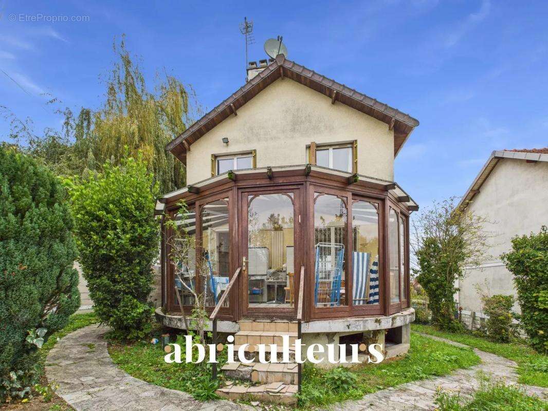 Maison à VILLEMOMBLE