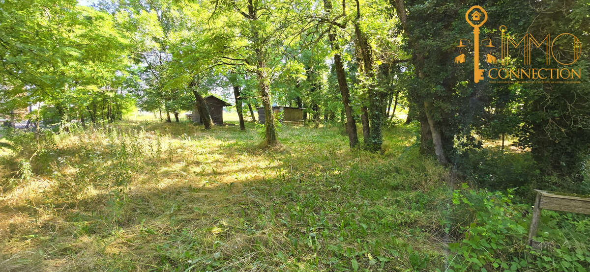 Terrain à SERRIERES-EN-CHAUTAGNE