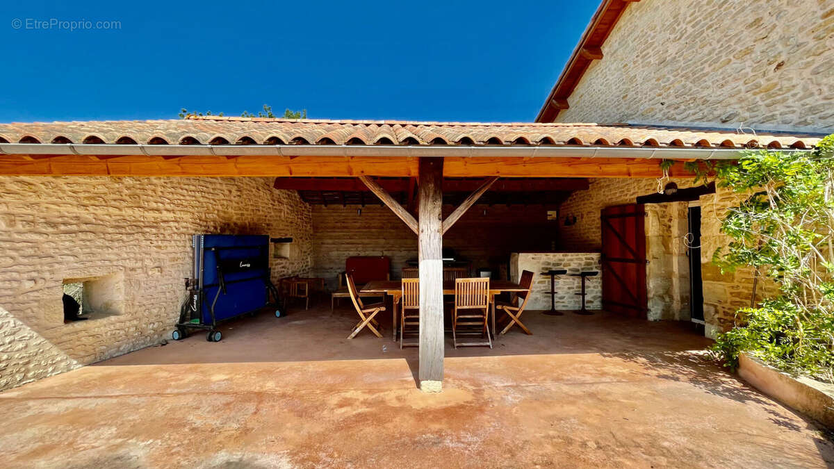 Maison d'habitation et Gîte à Coulon - photo 6