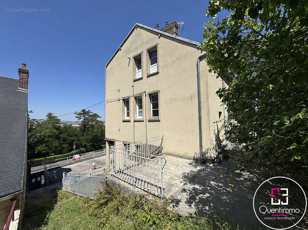 Immeuble Laon 10 pièce(s) 198 m2 - photo 2