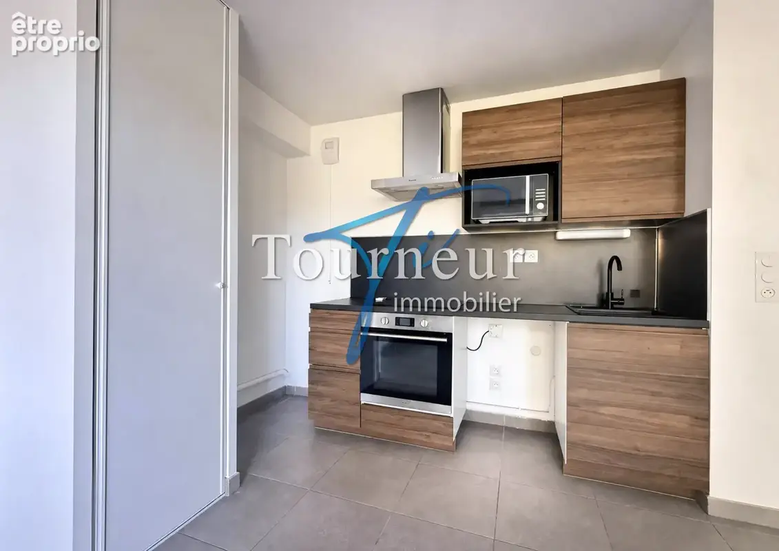 Le castellet standing 2020 beau t2 dernier etage ascenseur vue degagee - photo 5