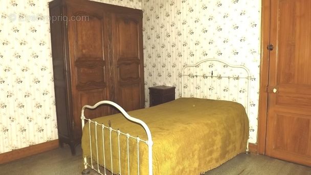 Maison à AVESNES-SUR-HELPE