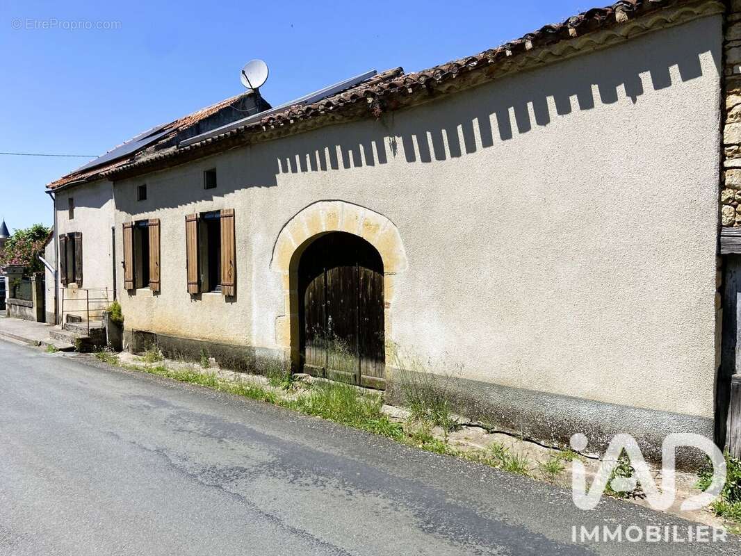 Maison 75 m² à Villefranche-Du-Perigord  - photo 2