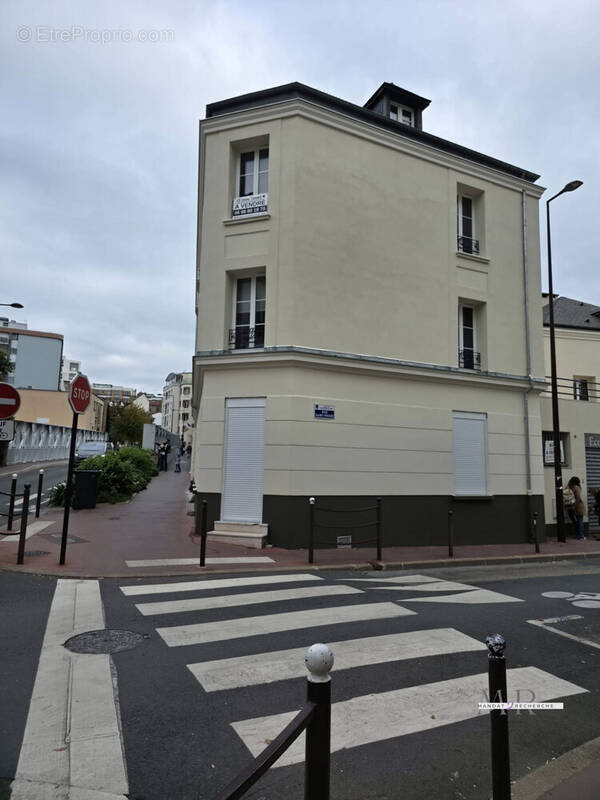 Appartement à CHARENTON-LE-PONT