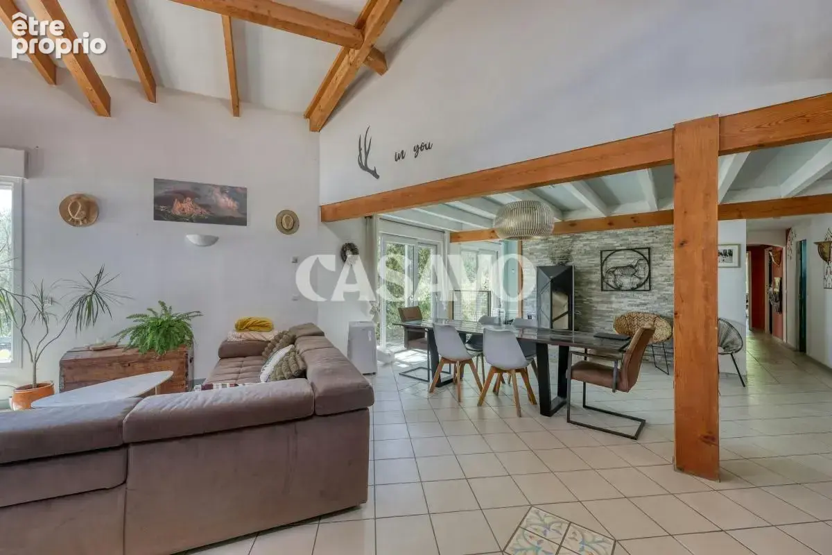 Vente Maison 7 pièces de 232m² - 83170 Tourves - photo 9