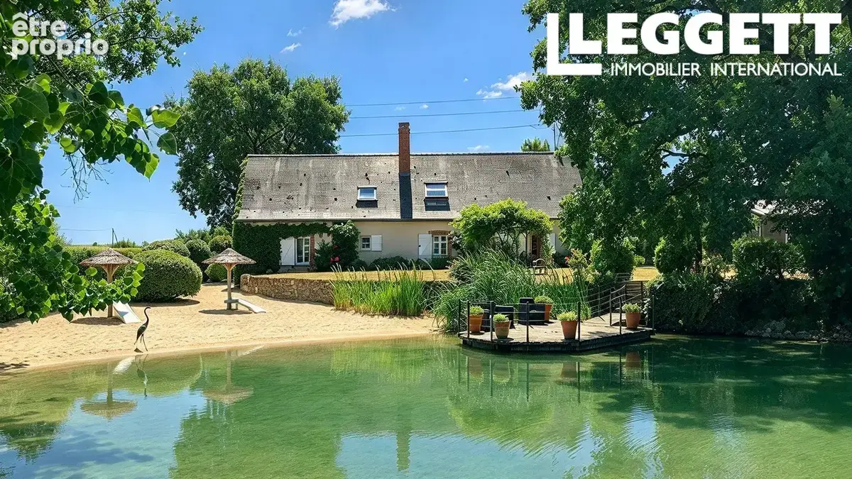 Propriété d’Exception en France, Deux Longères, Piscine, Spa & Potentiel Commercial - photo 3