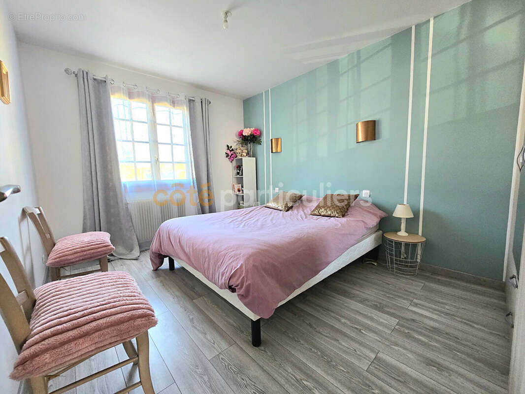 Maison à LA VILLE-AUX-DAMES