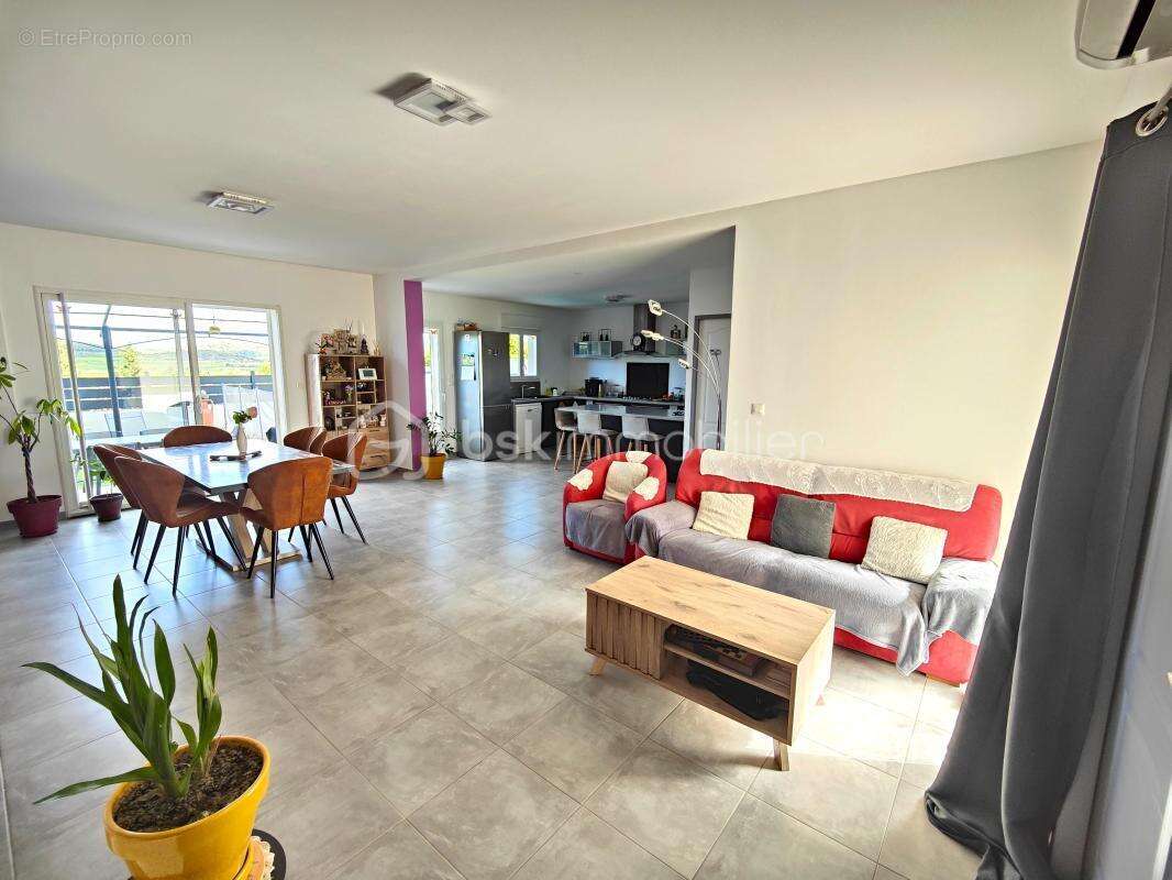 Montredon des corbières – villa r+1 - 120m² habitable - 3 chambres – dressing – climatisation réversible -  garage – piscine en  - photo 5