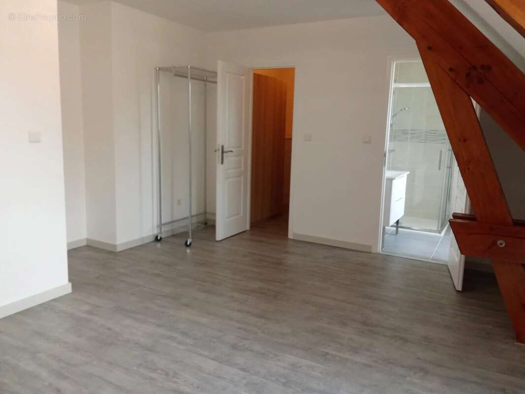 Superbe maison individuelle de 4 chambres, à proximité du centre du village. - photo 13