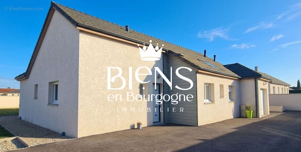 Maison à MEURSANGES