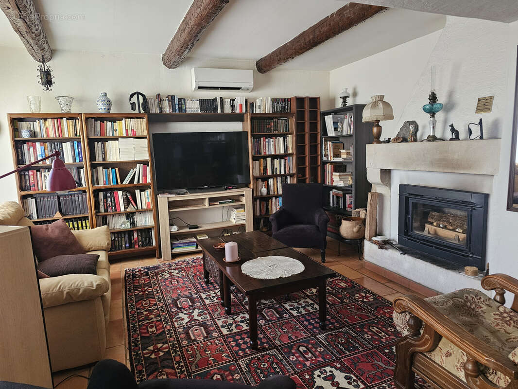 Maison à LA ROQUE-D'ANTHERON