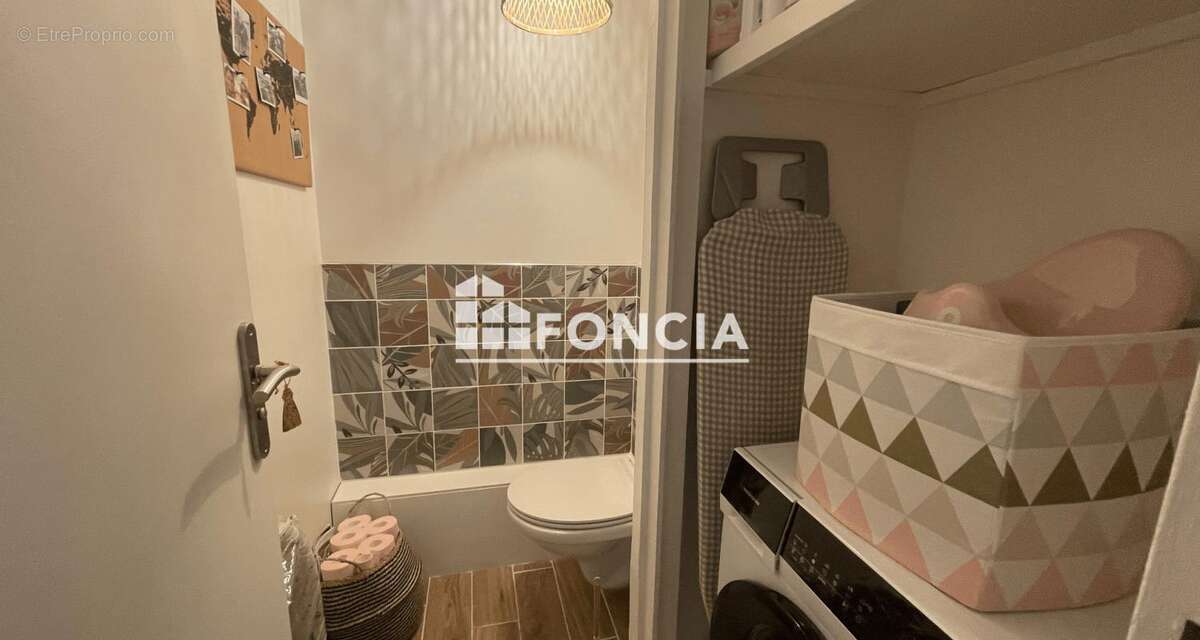 L'agence FONCIA vous propose en exclusivité : Appartement T4 au premier étage avec balcon exposé sud et sans vis-à-vis avec vue  - photo 9