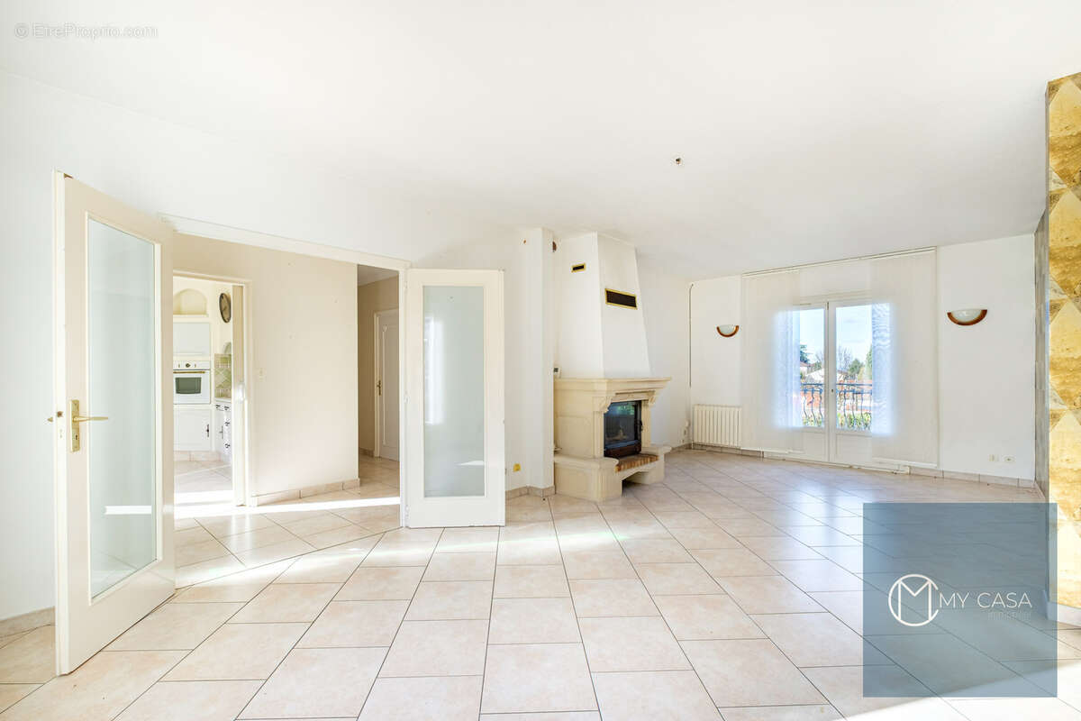 Maison à SAINT-PIERRE-DE-CHANDIEU