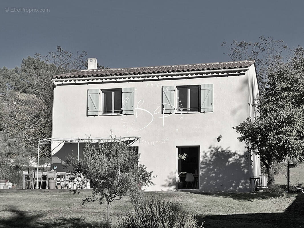 Maison à VILLECROZE