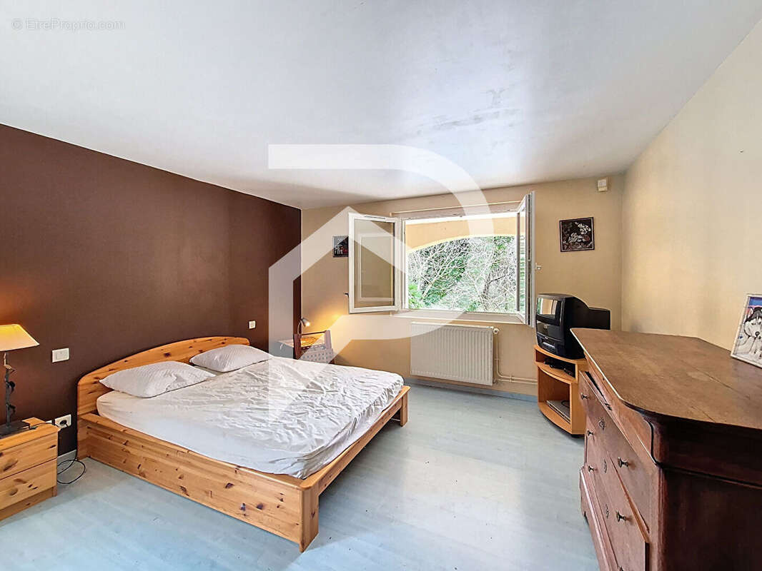 Maison à MONTELIMAR