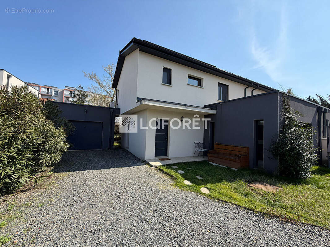 Maison à VILLEFRANCHE-SUR-SAONE