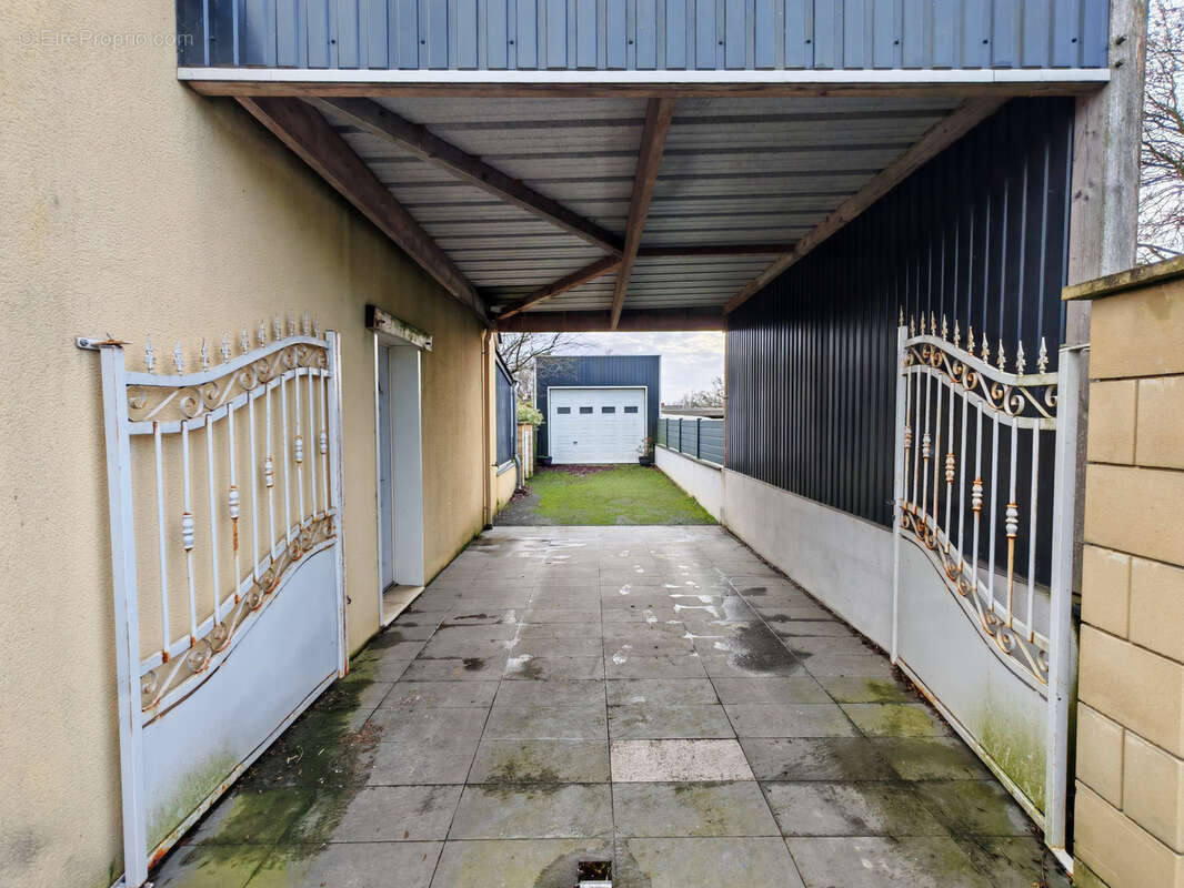 Maison à LA ROUXIERE