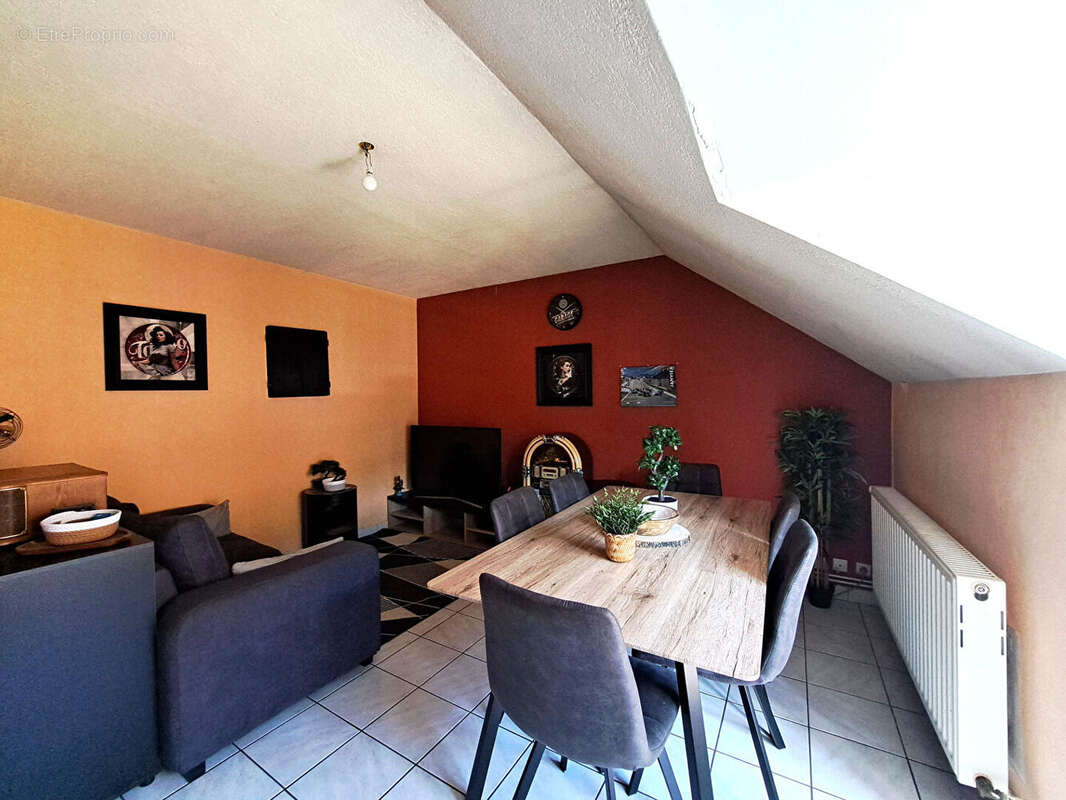 Appartement à PANNESSIERES