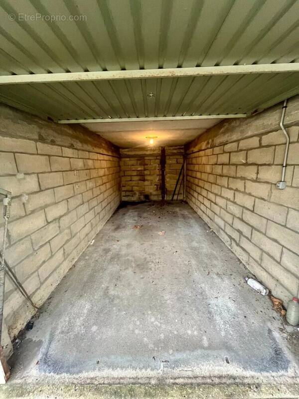 Parking à MONTREUIL