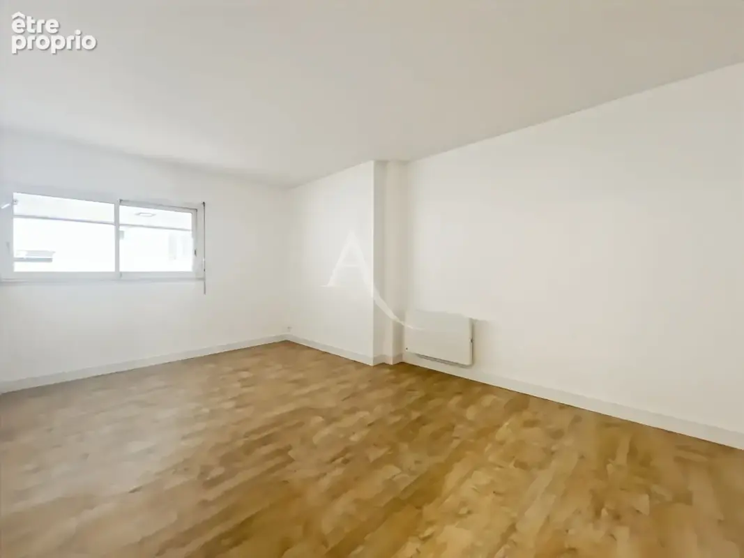 Appartement atypique de 86 m² avec terrasse plein sud en centre-ville de Challans - photo 7