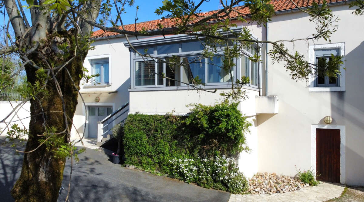 Maison à LAROQUE-DES-ARCS