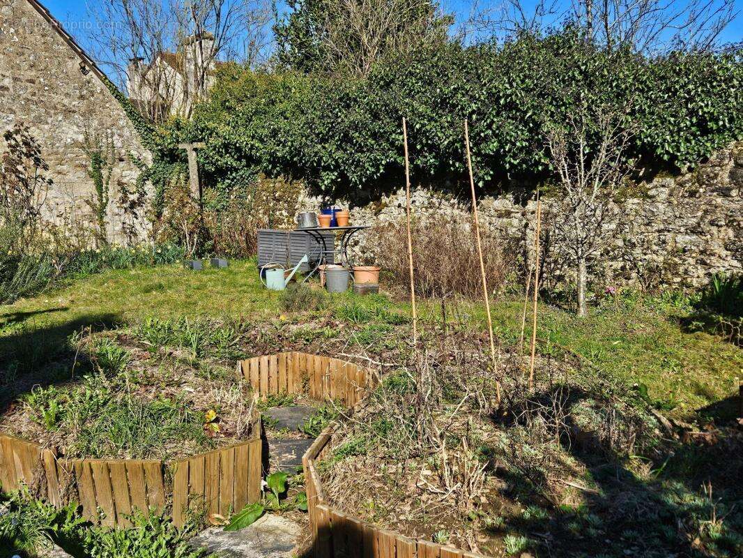 Maison de ville 4 chambres avec garage, cour et jardin - photo 2