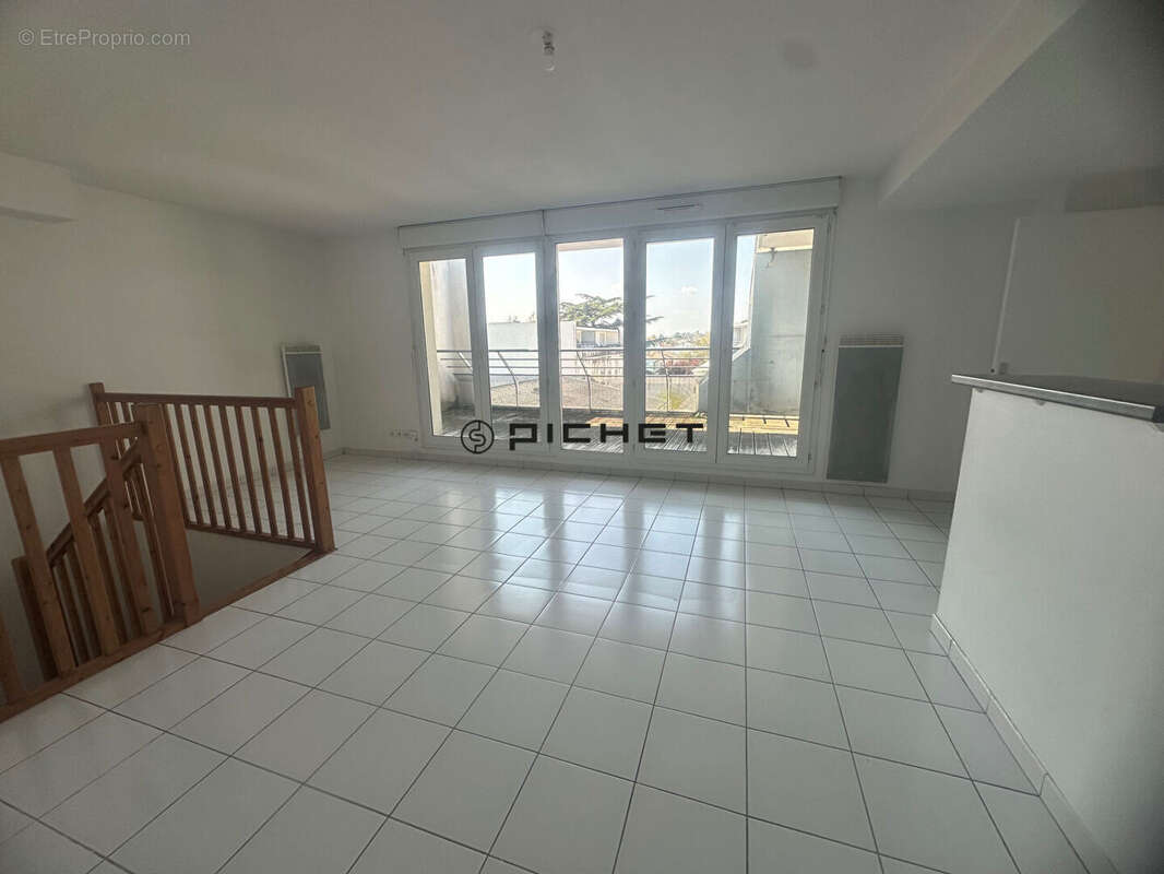 Appartement à VILLENAVE-D'ORNON