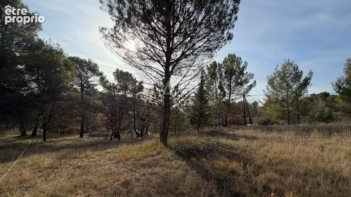 Terrain constructible de 1300m2 a pierrevert - photo 4