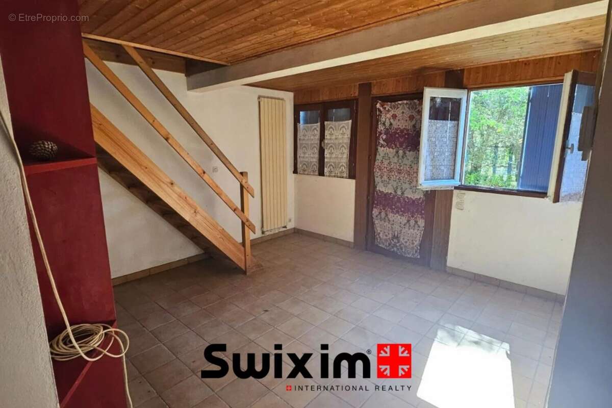 Maison à COUQUEQUES