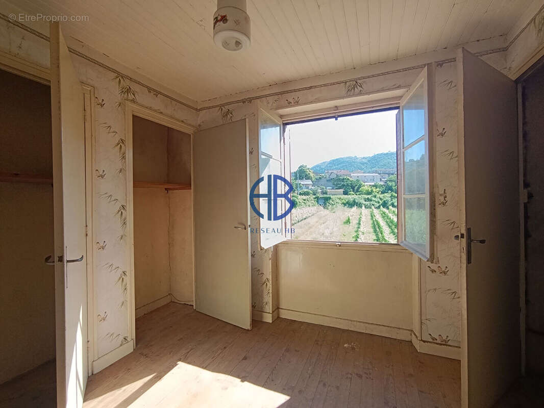 Maison a renover 3 ch 630 m2 de terrain - photo 5