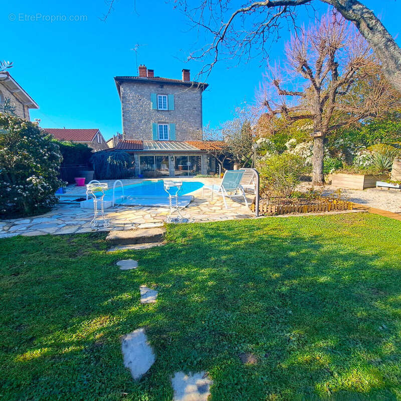Maison à SOUCIEU-EN-JARREST