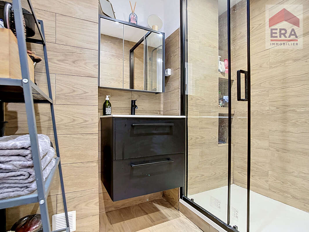 Appartement à MARSEILLE-5E