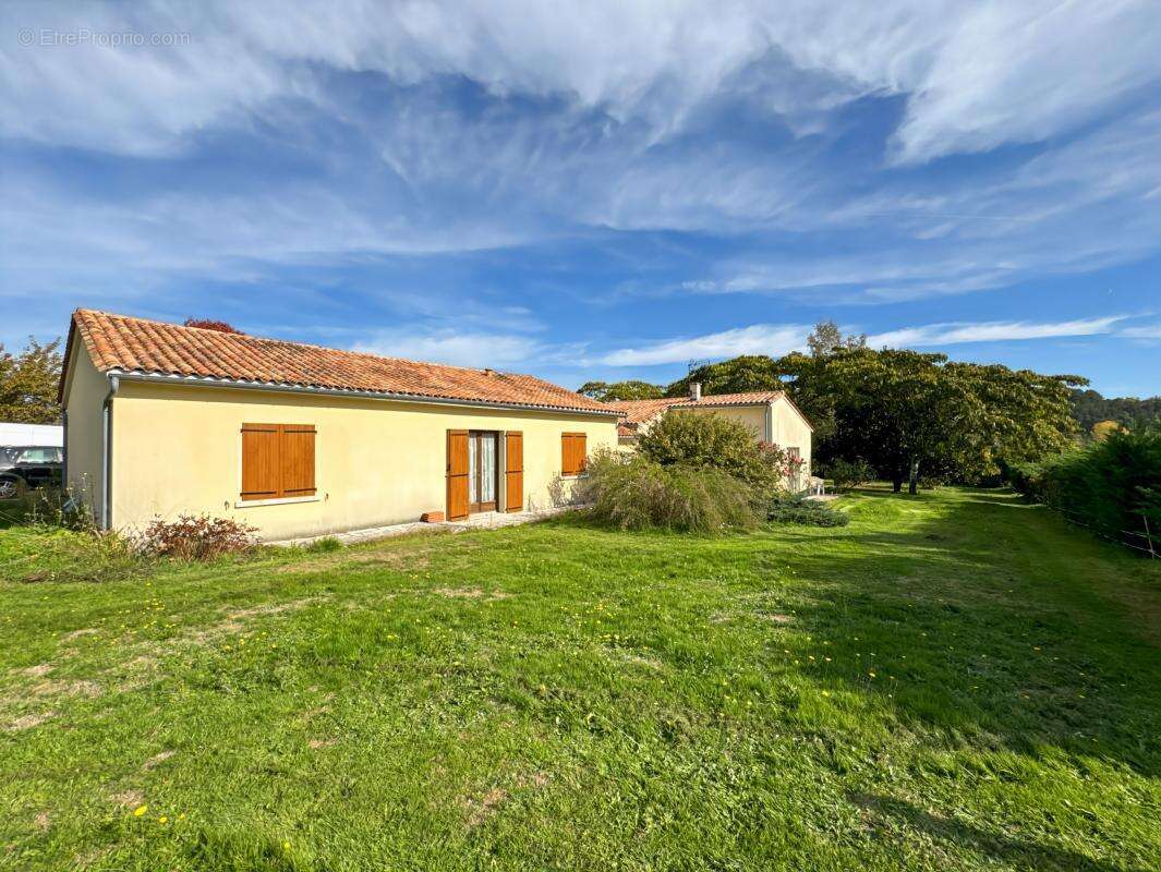 Maison à CHATEAU-L&#039;EVEQUE