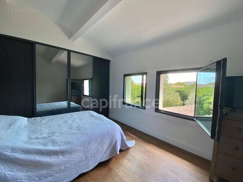 À SAINT MAXIMIN (30) Splendide propriété de 280 m², à 5 min d’Uzès proche de toutes commodités, sur un terrain clos et arboré d’ - photo 26