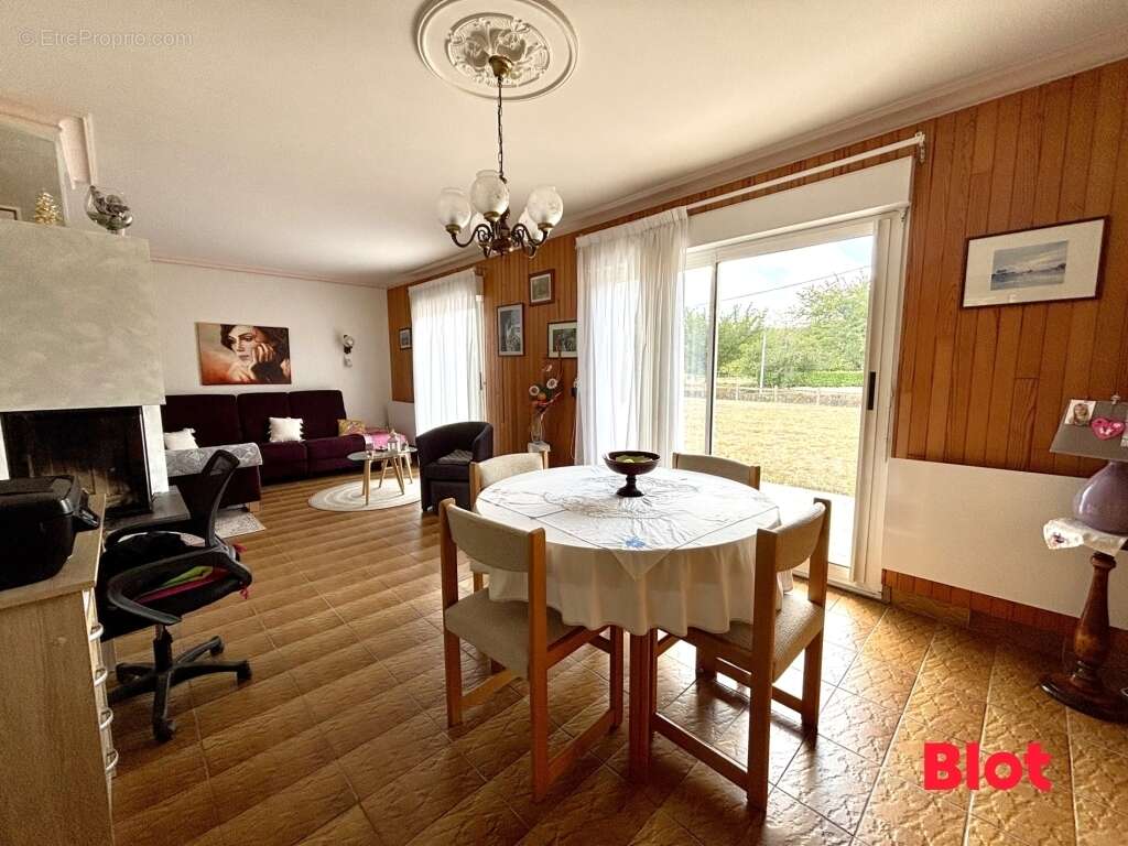 Maison 80 m² à Orgeres  - photo 5
