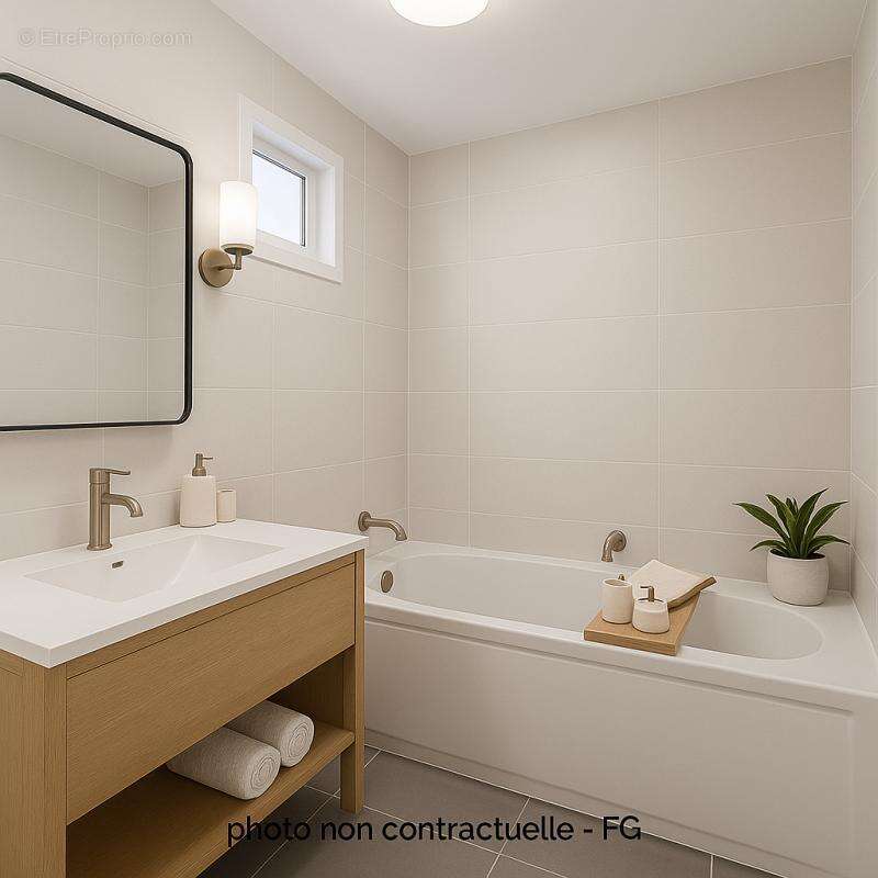 Maison à SOLLIES-VILLE