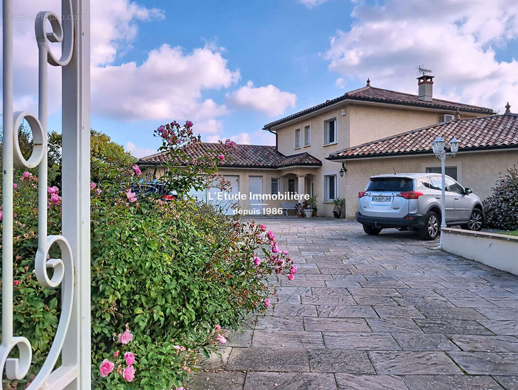 Maison à FONTAINES-SAINT-MARTIN