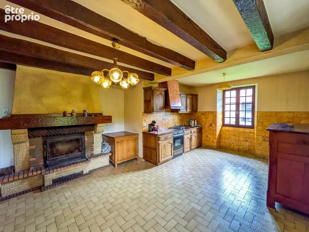 Un joyau rural — ferme, appartement, granges et 1,6 hectare. - photo 5