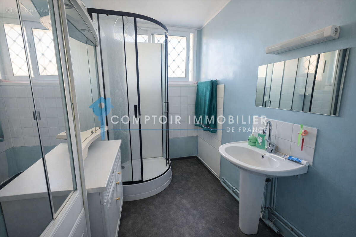 Dépt Hérault (34), à vendre MONTPELLIER Appartement T2 de 54m2 - Terrasse - parking - cave. - photo 4