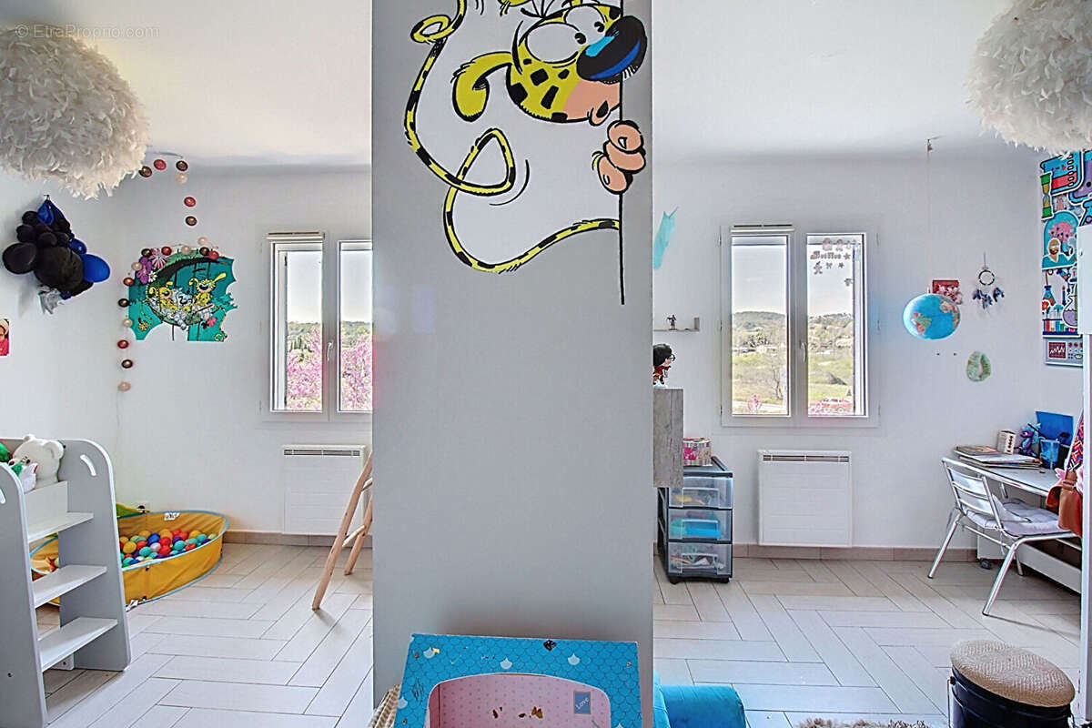 A VENDRE A DRAGUIGNAN Maison récente 238 m² - 6 chambres, piscine et garage - 1807 m² de terrain - photo 10