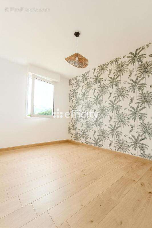 Maison à CHAMPAGNE-SAINT-HILAIRE